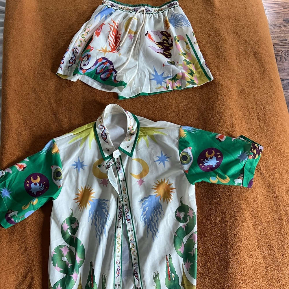 Amazing never before worn set! Brand new!